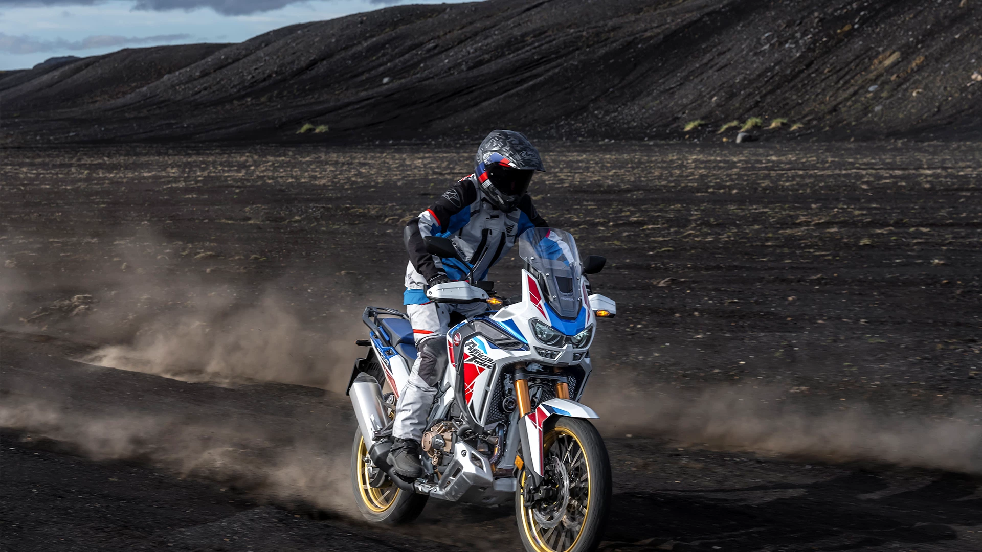22Ym Africa Twin L4 Location 2535 (1)