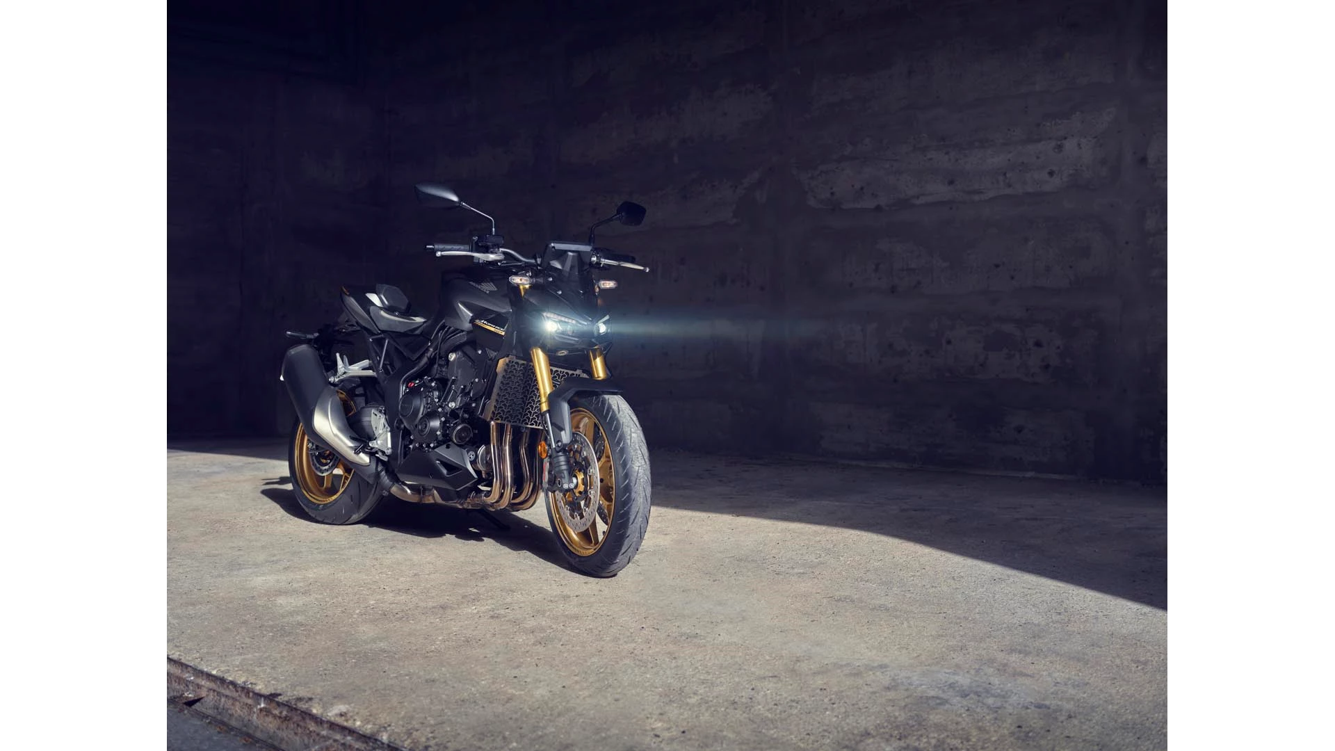 25YM CB1000 Hornet SP Location Static 0184