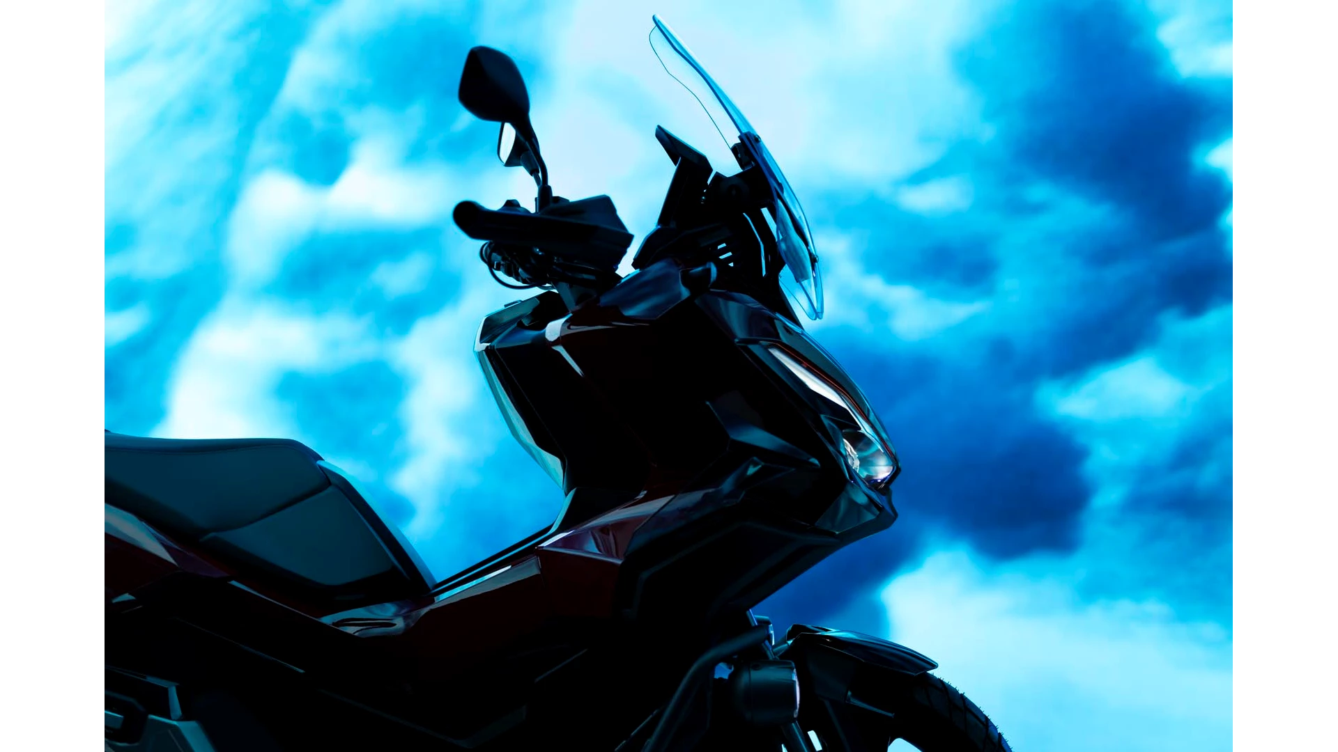 25YM ADV350 SE Location MAT COAL BLACK METALLIC 012