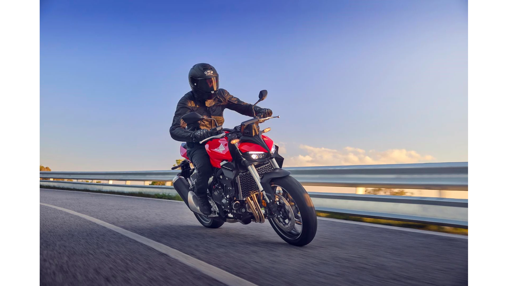 25YM CB1000 Hornet STD Location Action 0108