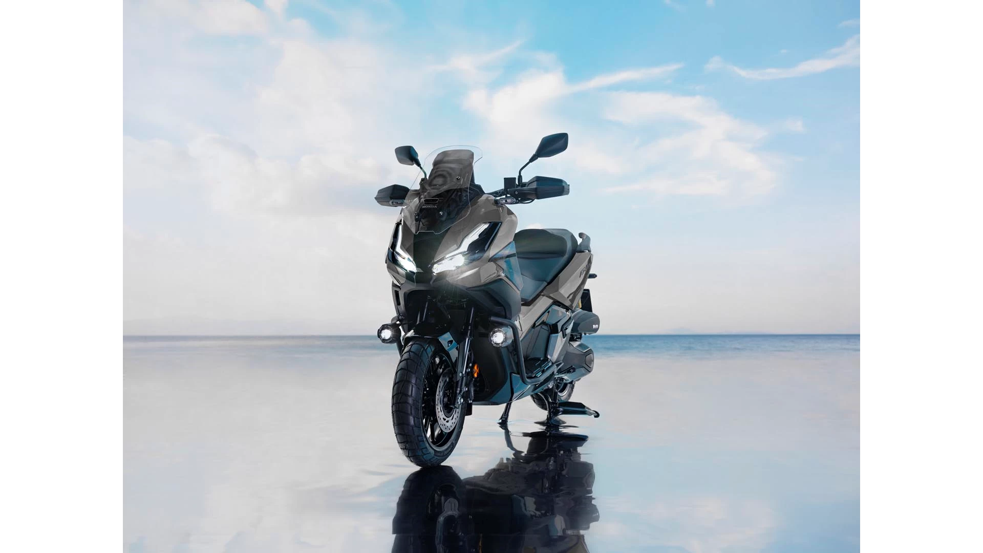 25YM ADV350 Location HYPER RED 08