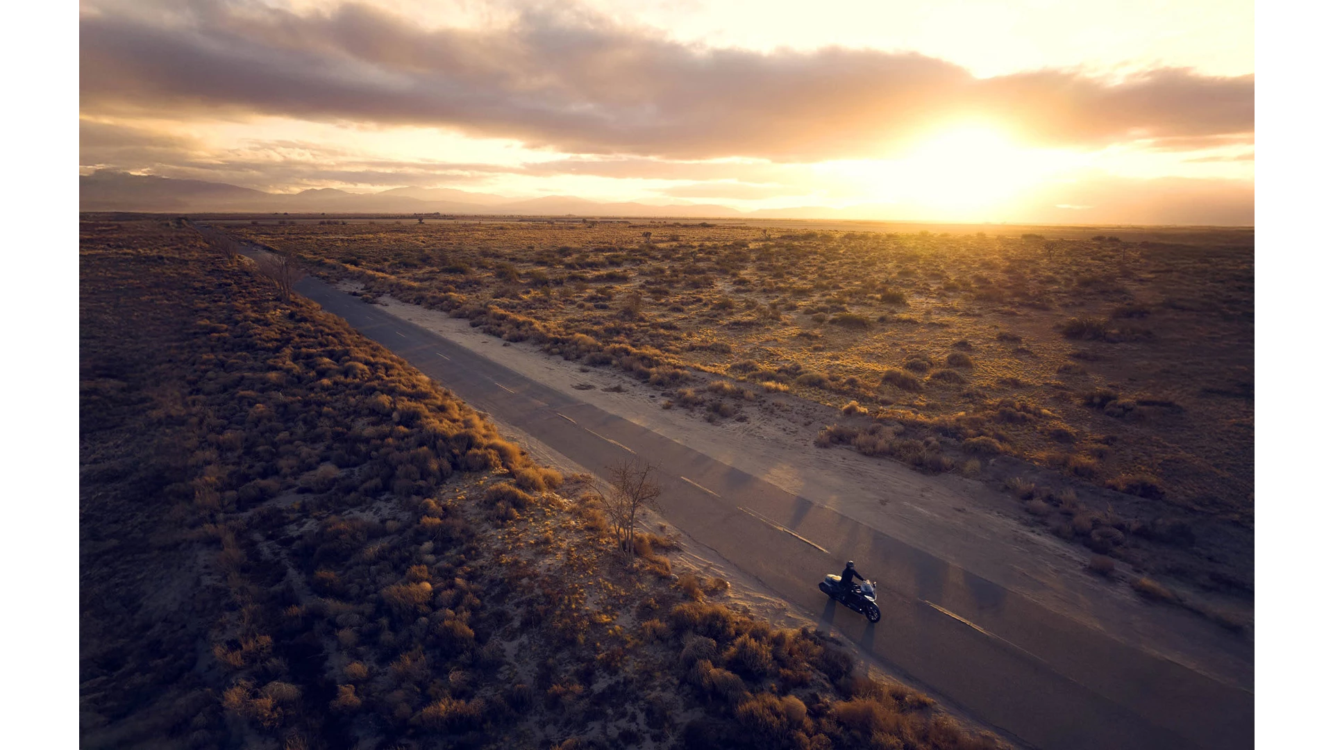 527295 25YM HONDA GL1800 GOLD WING