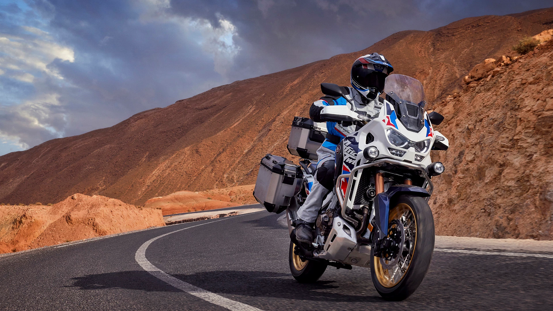 24YM AFRICA TWIN L4 LOCATION 01 1627