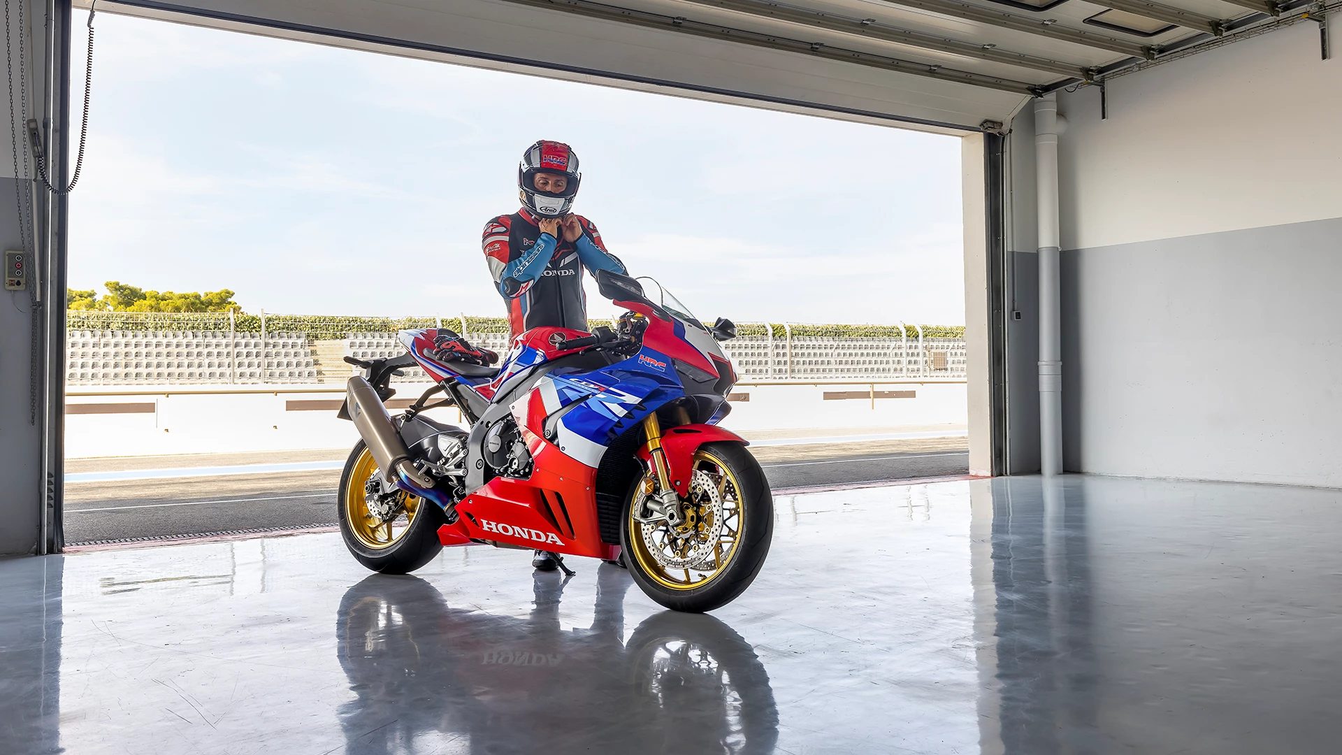 22Ym Cbr1000rr R Sp Grandprixred R380 Location 5163