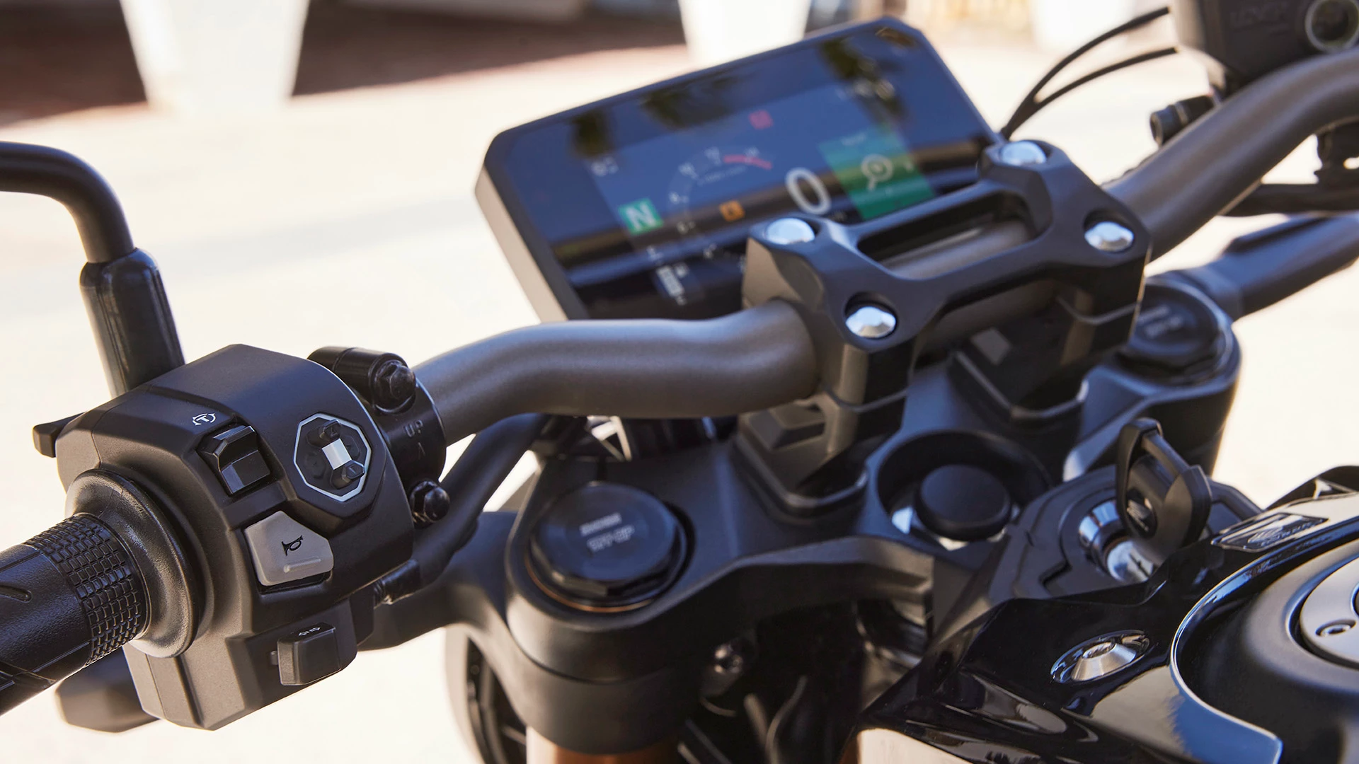 24YM CB650R EC LOCATION Detail 01 0141