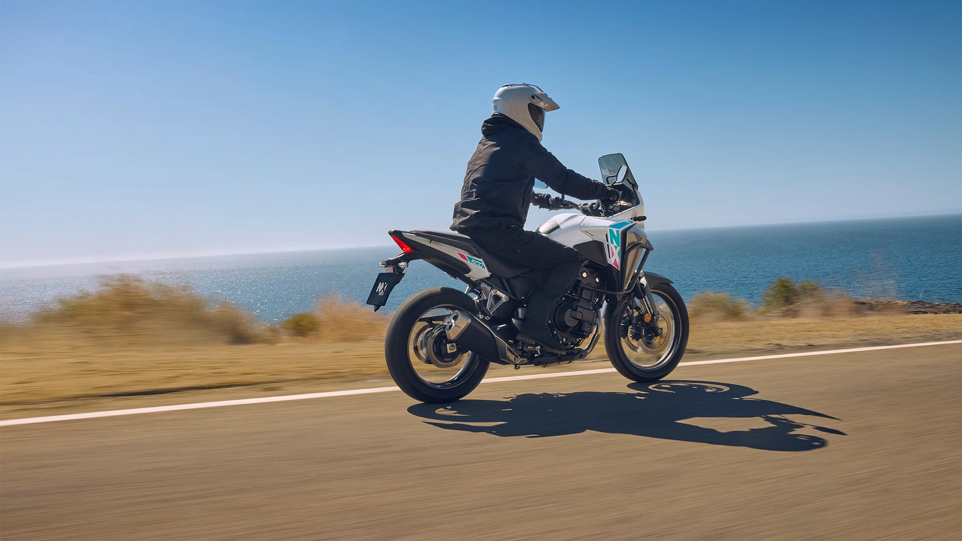 26YM NX500 Location Action 01 0742