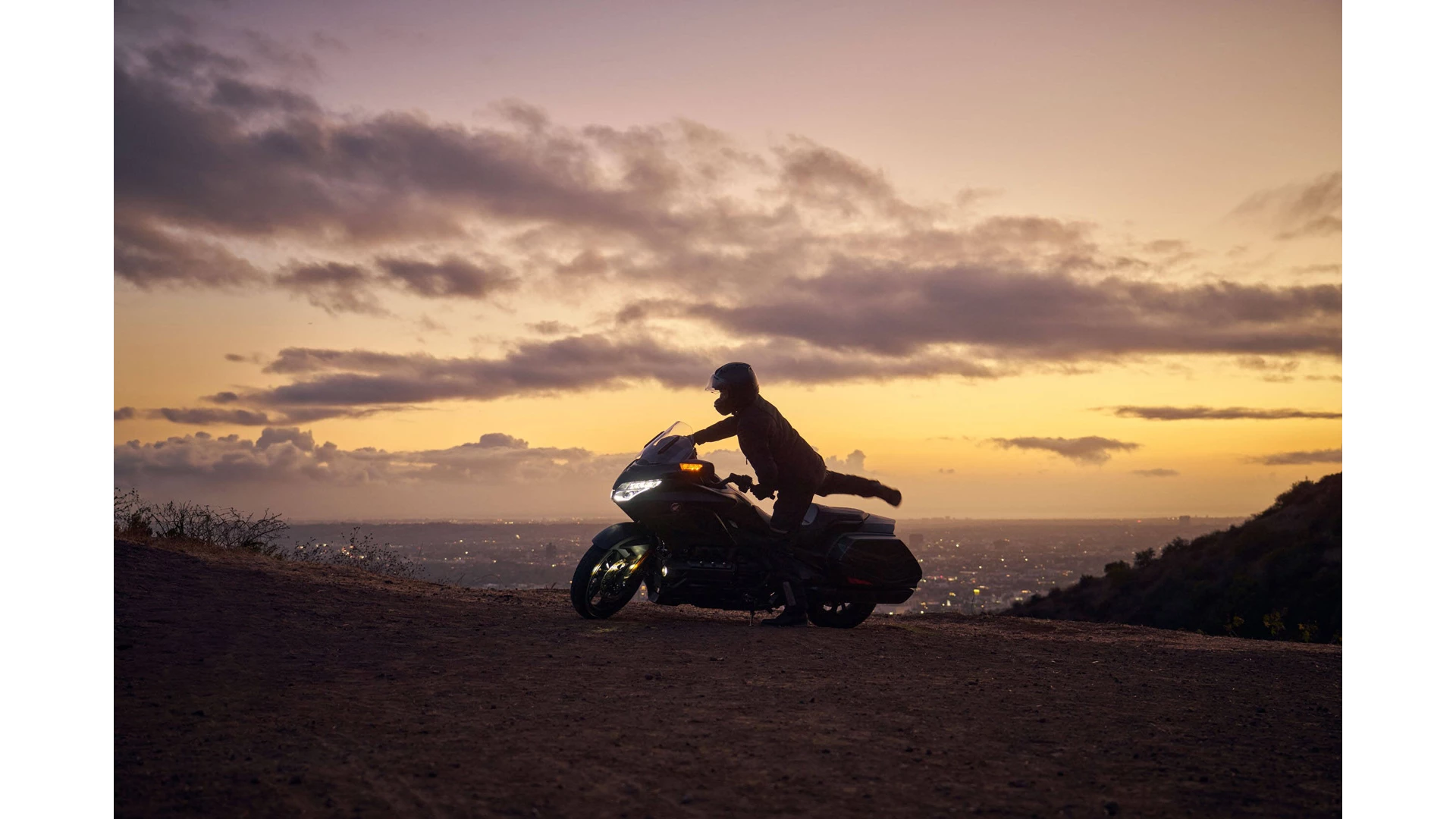 527294 25YM HONDA GL1800 GOLD WING