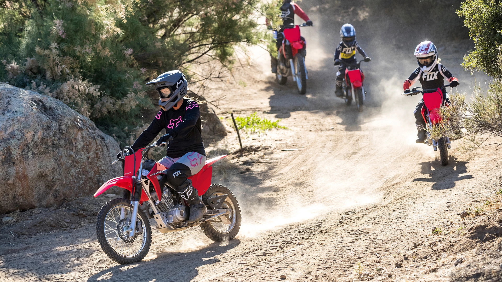 22YM CRF125F EXTREME RED LOCATION 1888