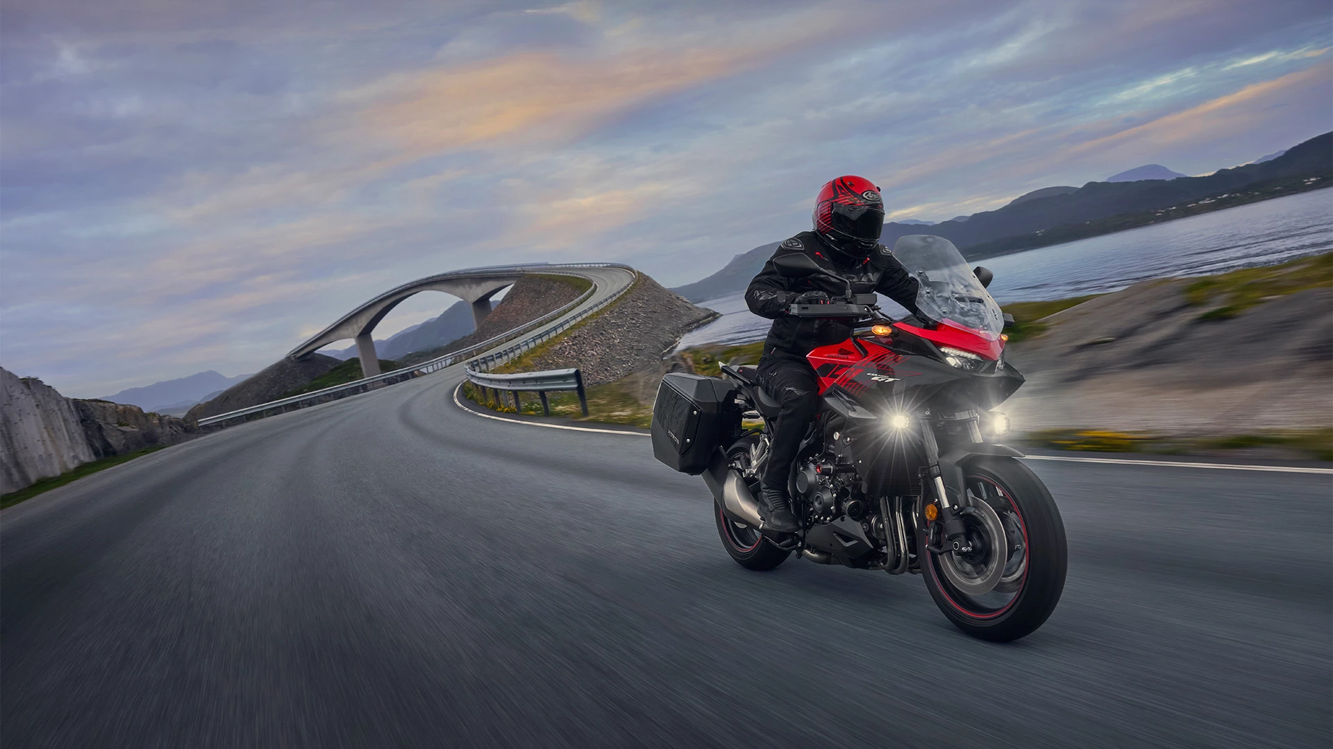 26YM CB1000GT Location Action 12 0204 2