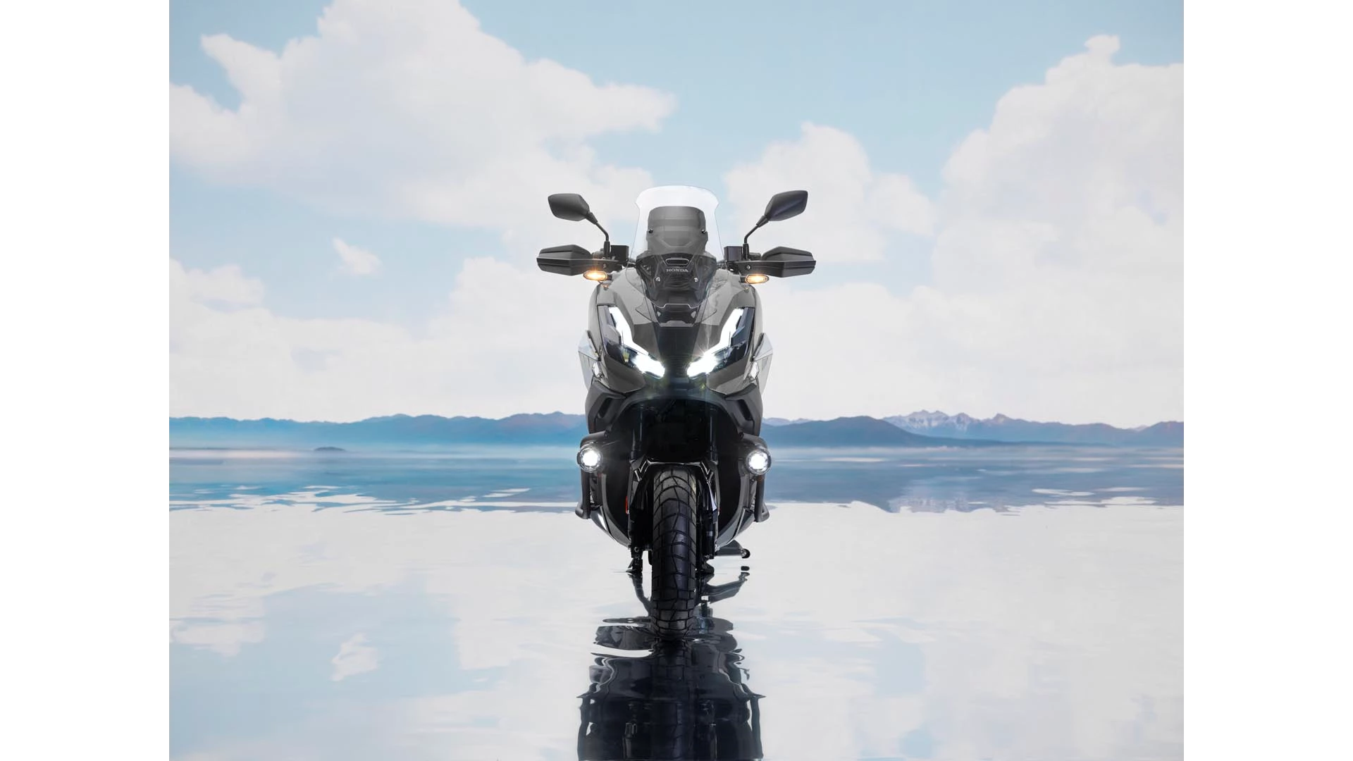 25YM ADV350 Location HYPER RED 05