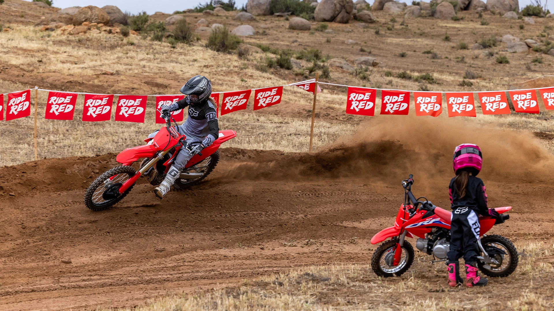 22YM CRF50F EXTREME RED LOCATION 11520