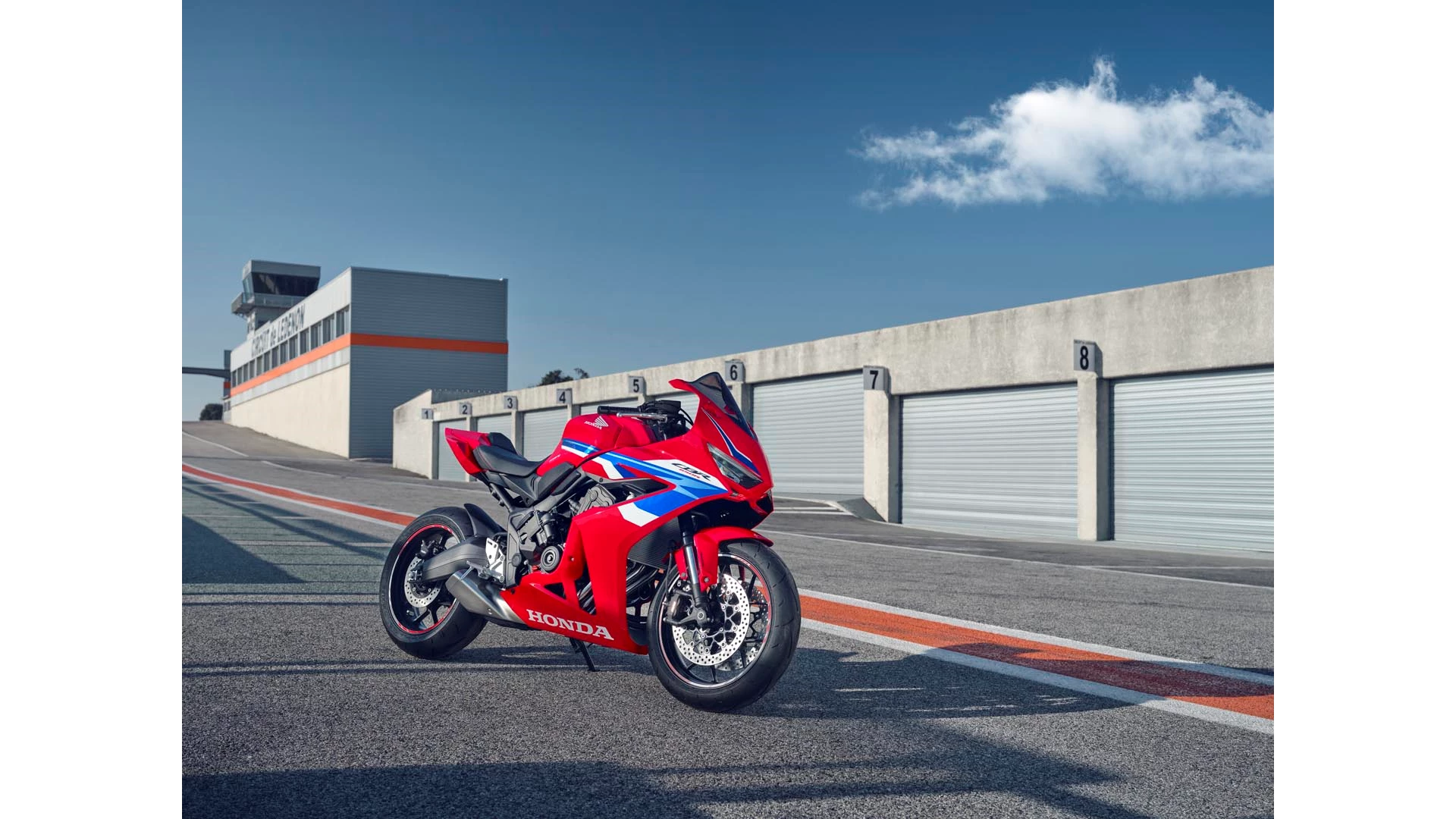 24YM CBR650R EC LOCATION Static 01 0003 1