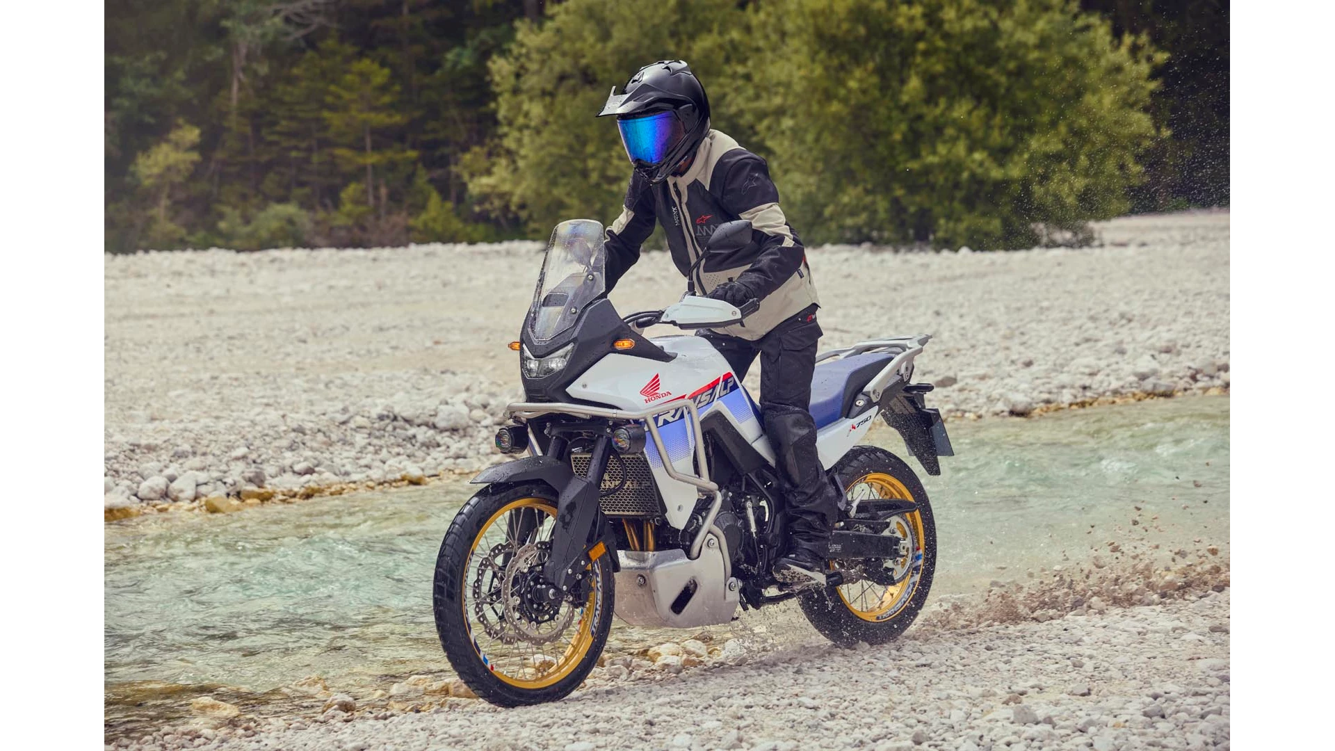 25YM Transalp White Location Action 06 0125