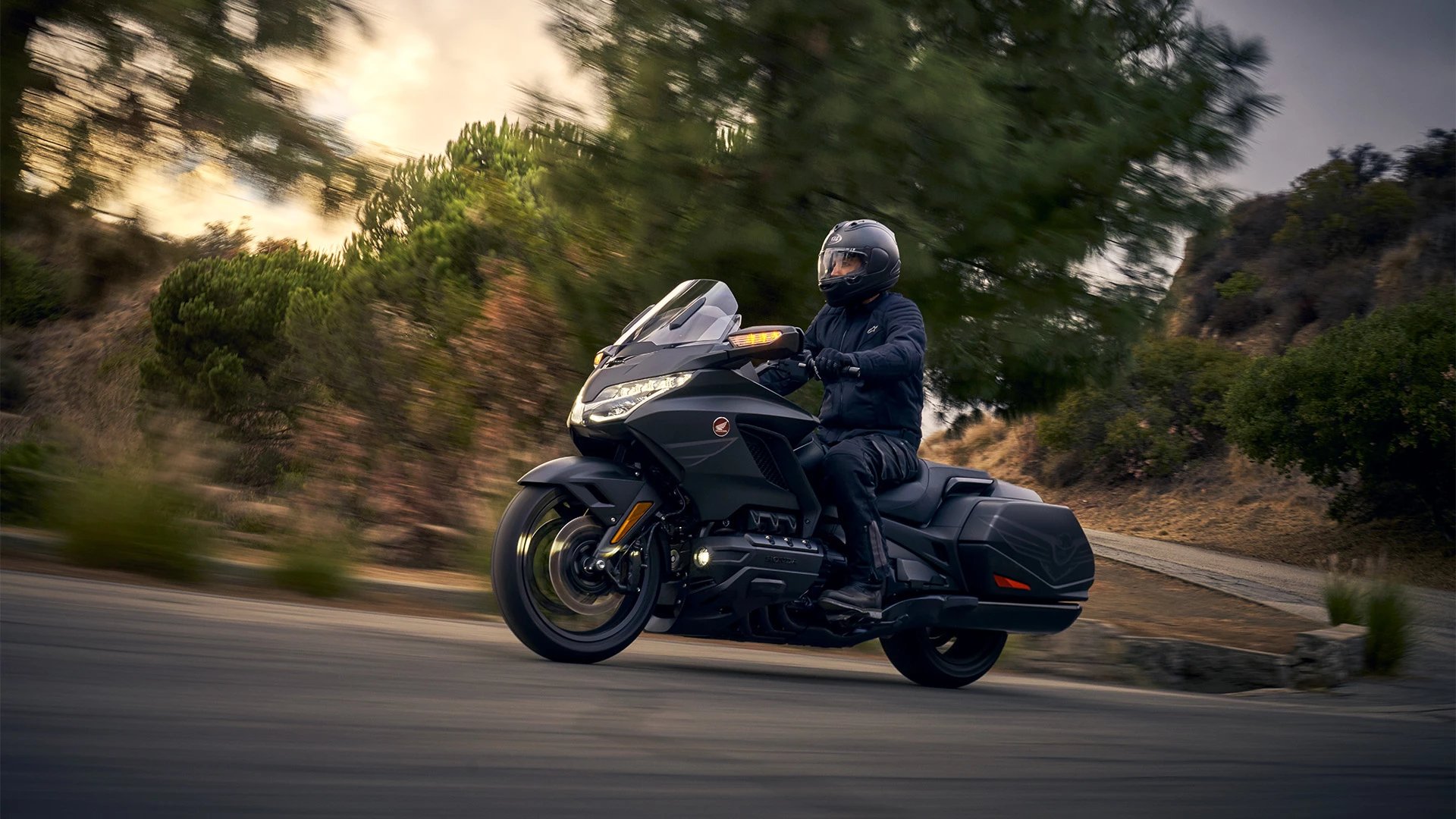 25YM GL1800 Gold Wing Location Action 8435