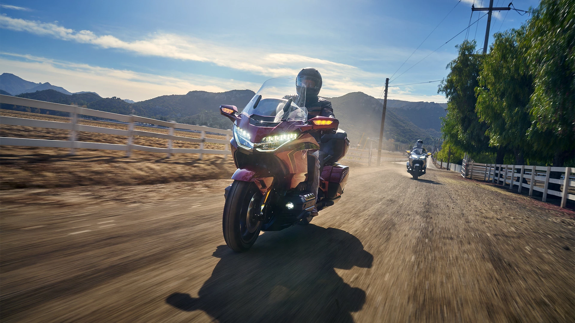 25YM GL1800 Gold Wing Tour Location Action 8028