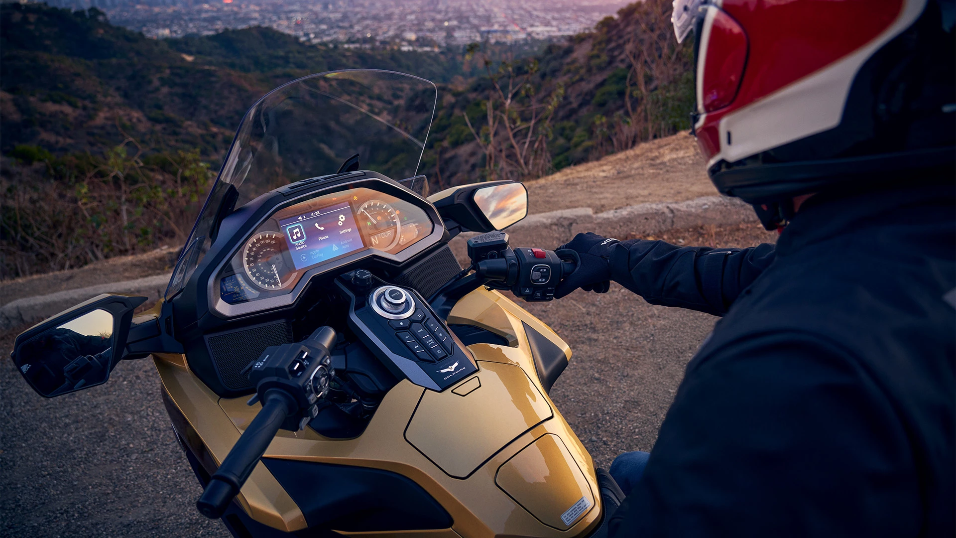 25YM GL1800 Gold Wing Tour Location Detail 9538