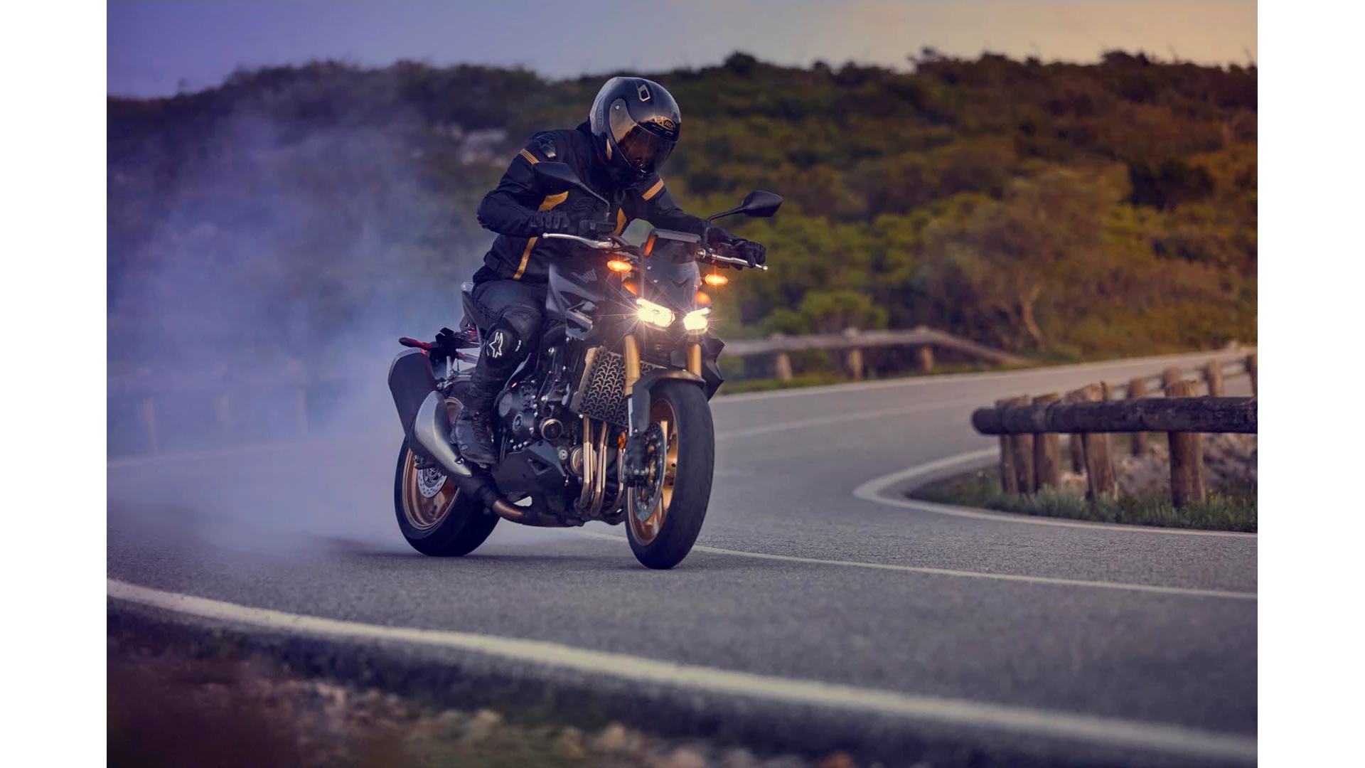 25YM CB1000 Hornet SP Location Action 0028