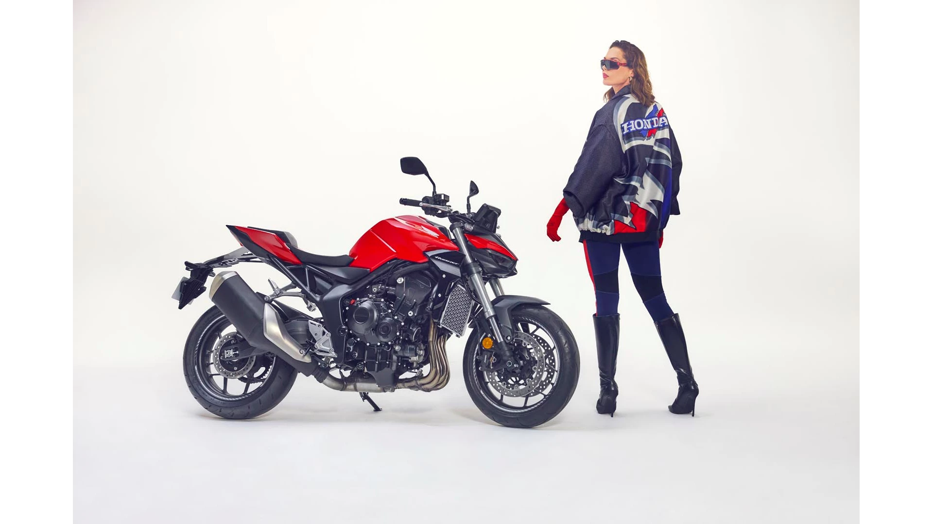 25YM CB1000 Hornet STD Location Lifestyle 0069