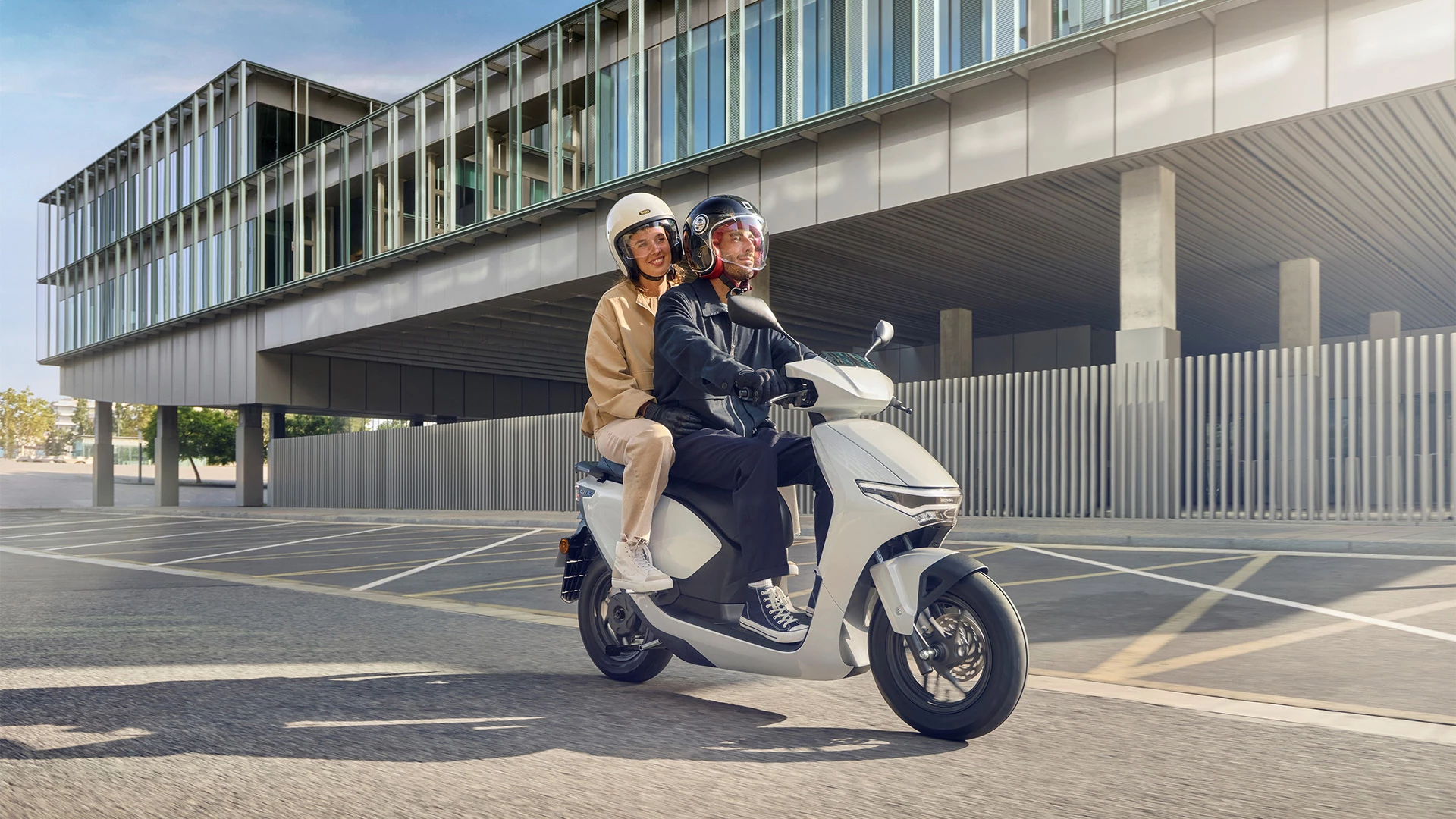 504498 25YM Honda CUV E