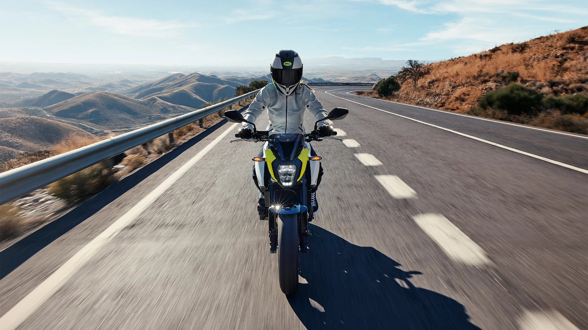 26YM CB500 Hornet Location Action 01.2 0629