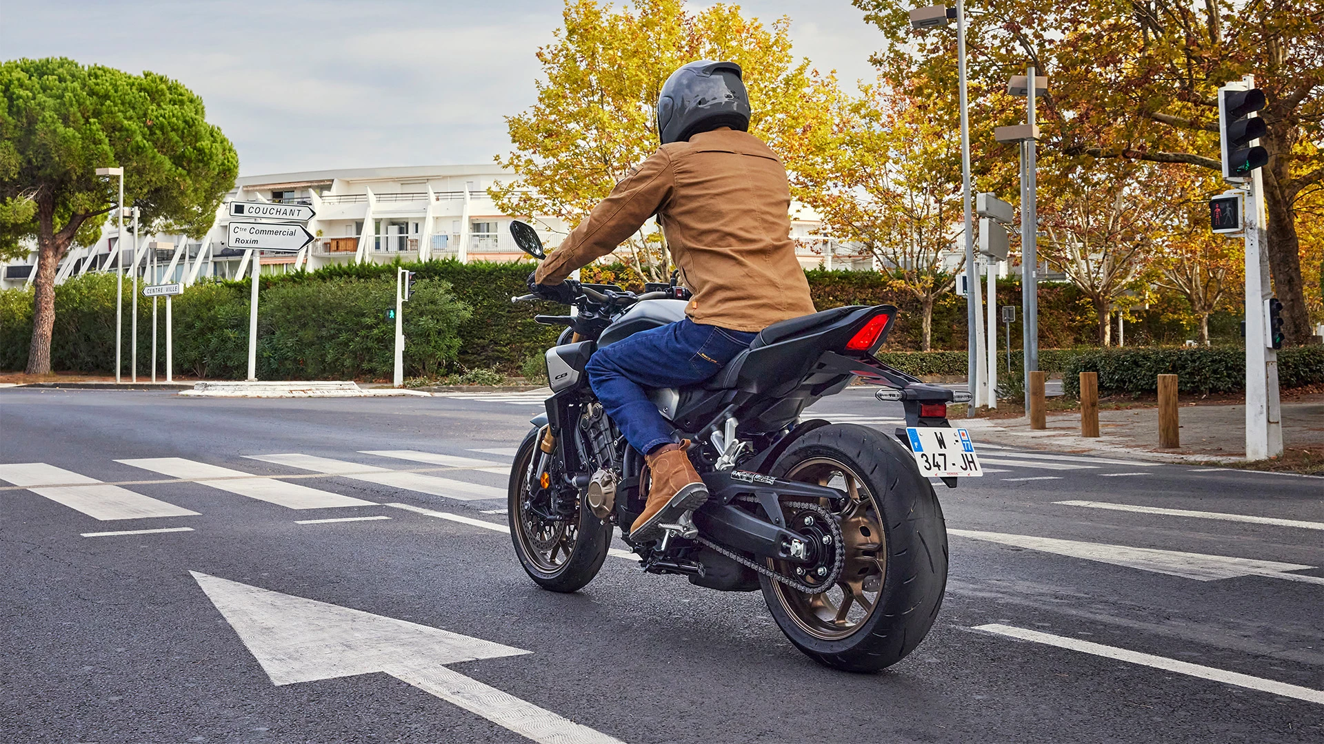 24YM CB650R EC LOCATION Action 02 0161