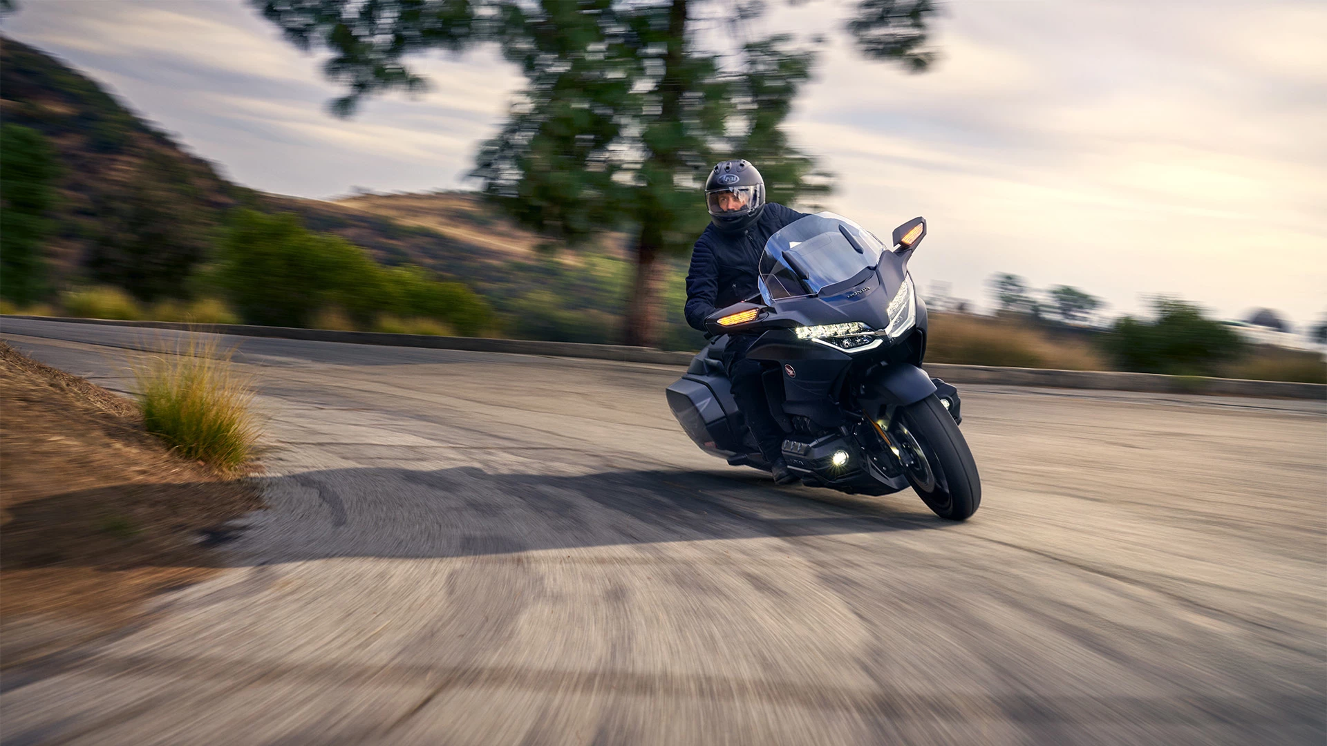 25YM GL1800 Gold Wing Location Action 8227