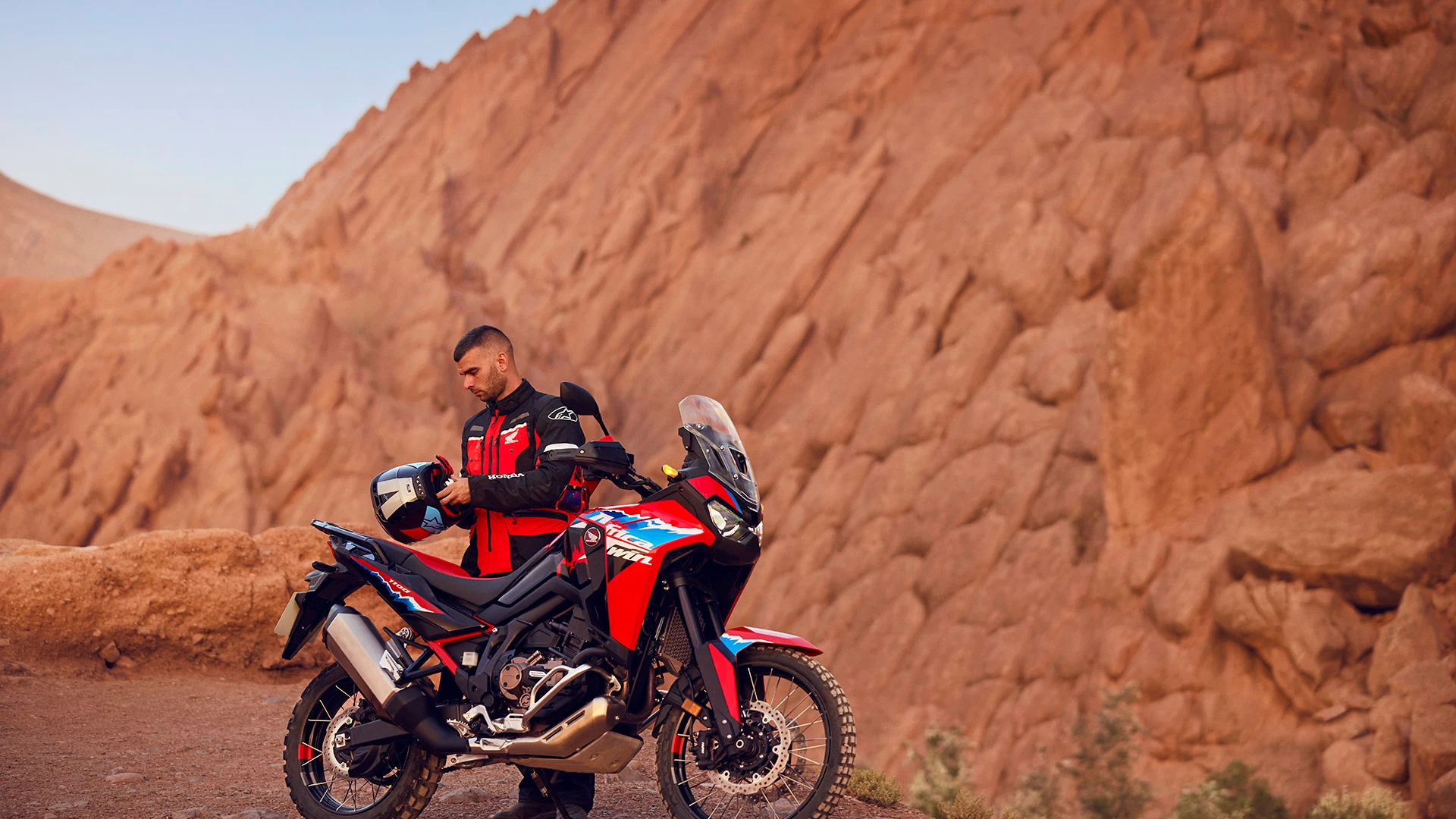 24YM AFRICA TWIN L3 LOCATION 02 0558